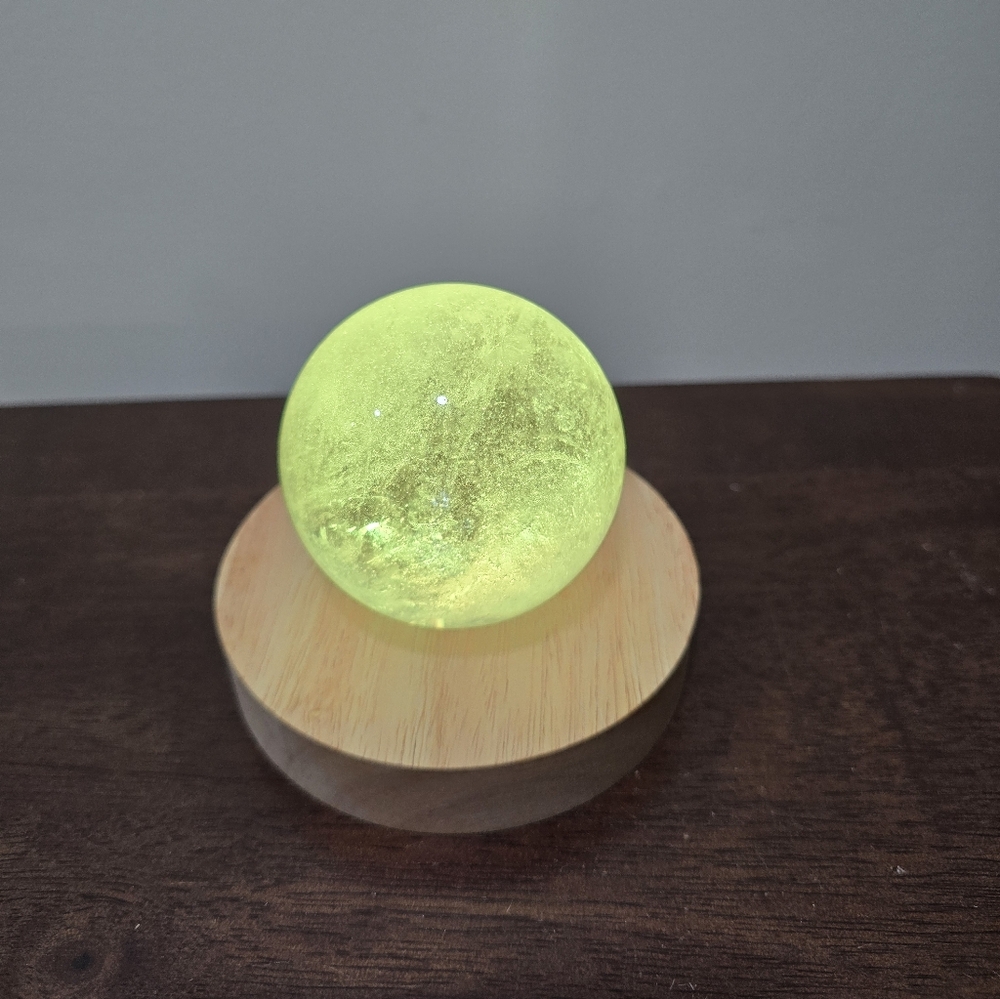 Color-changing LED light base with USB cable - Picture 7 of 8